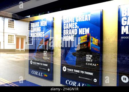 Korallenbuchmacher Wettgeschäft, Stadt canterbury, kent, großbritannien Stockfoto