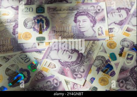 Britische Währung – Nahaufnahme der neuen 5-Pfund-Note aus 2016 Polymer mit verbesserter Fälschungssicherheit.1 Stockfoto