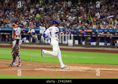 New York Mets Starling Marte #6 erzielt beim dritten Inning des Baseballspiels gegen die Washington Nationals im Citi Field in Corona, N.Y., Dienstag, 17. September 2024. (Foto: Gordon Donovan) Stockfoto