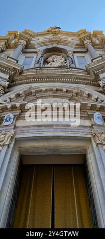 Außenfassade und Detail der Kathedrale Sant'agata - Catania - Italien Stockfoto