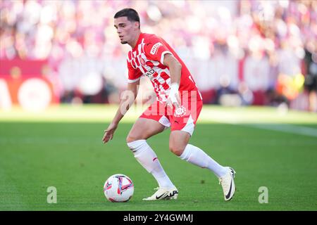 Girona, Spanien. September 2024. Miguel Gutierrez vom FC Girona spielte am 15. September 2024 im Montilivi-Stadion in Girona, Spanien, während des La Liga EA Sports Matches zwischen Girona FC und FC Barcelona. (Foto: Bagu Blanco/PRESSINPHOTO) Credit: PRESSINPHOTO SPORTS AGENCY/Alamy Live News Stockfoto