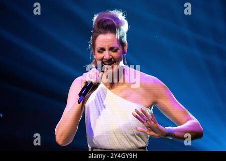 Oberhausen, Deutschland. September 2024. Bettina MÖNCH, Sängerin, Musikdarstellerin, spielt die Rolle der Elisabeth im Musical Elisabeth, Vorstellung des neuen Programms für das Metronom Theater Oberhausen, Metronom Theater Oberhausen am 18. September 2024, Credit: dpa/Alamy Live News Stockfoto