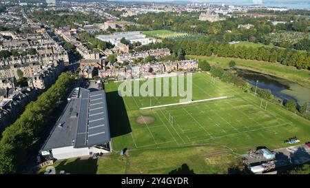 Blick aus der Vogelperspektive auf den Raeburn Place, Heimat des Edinburgh Academicals Rugby-Teams, Stockbridge, Edinburgh. Stockfoto