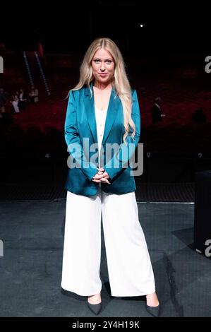 Oberhausen, Deutschland. September 2024. Moderatorin Jessica ENZMINGER, Porträt, Porträt, zugeschnittenes Einzelbild, einzelnes Motiv, Vorstellung des neuen Programms für das Metronom Theater Oberhausen, Metronom Theater Oberhausen am 18. September 2024, Credit: dpa/Alamy Live News Stockfoto