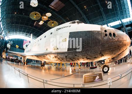 Das Space Shuttle Discovery wird im Udvar-Hazy Center des Smithsonian National Air and Space Museum ausgestellt. Das Hotel liegt in der Nähe des Flughafens Dulles, dem Udvar-Ha Stockfoto