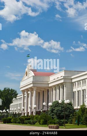 Usbekistan, Taschkent, Verwaltungsbüros, Marktplatz der Unabhängigkeit Stockfoto