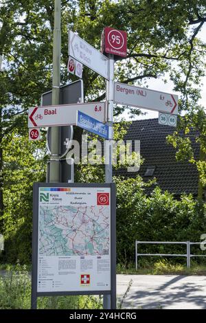 Radwegenetz, Kreuzungssystem, Radwege, Radwege, Routen, Orientierungssystem, Goch, Nordrhein-Westfalen, Deutschland, Europa Stockfoto