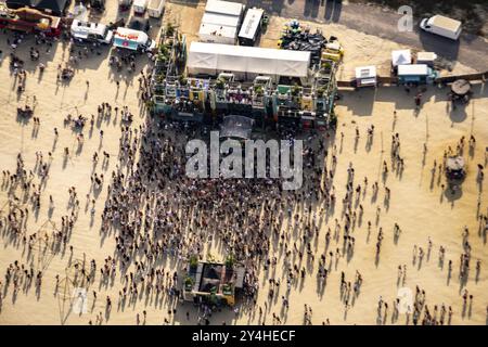 Teilnehmer des PAROOKAVILLE - Electronic Music Festival, Konzertbereich in Weeze im Bundesland Nordrhein-Westfalen, Deutschland, Europa Stockfoto