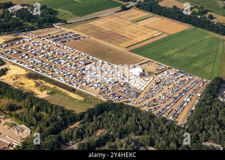 Teilnehmer des PAROOKAVILLE - Electronic Music Festival, Konzertbereich in Weeze im Bundesland Nordrhein-Westfalen, Deutschland, Europa Stockfoto