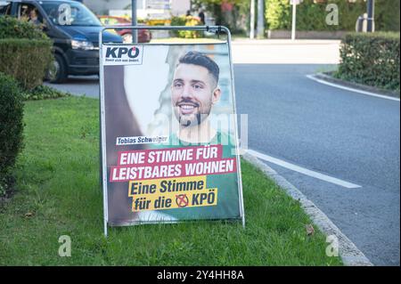 Feldkirch Vorarlberg Österreich 18. September 2024 am 29. September gehen die Österreicher zur Wahl des 28. Nationalrates, des Unterhauses des zweikammerparlaments Österreichs. Im Vorfeld der Wahl hängen Wahlplakate in Feldkirch. Tobias Schweiger KPÖ wahl, Nationalratswahl, Österreich,Oesterreich, Nationalrat,zweite Kammer, Österreich, Parlament, Wahlplakate, kpo Stockfoto