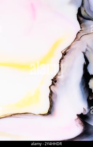 Abstrakter Hintergrund, surreal, hoher Kontrast, fließende Kunst, wirbelnd, starke vertikale Linien, Kopierraum. Andeutung einer Figur, die in der Komposition seltsam ist Stockfoto