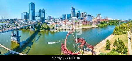 Panorama der Skyline von Nashville und der John Seigenthaler Bridge Stockfoto