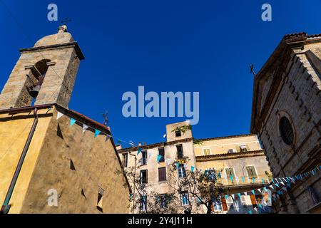 Chapelle de la Sainte Croix und Kirche des Heiligen Johannes des Täufers, Eglise Saint Jean Baptiste - Ghjesgia San Ghjuvan' Battistu. Porto Veccho, Korsika, Stockfoto