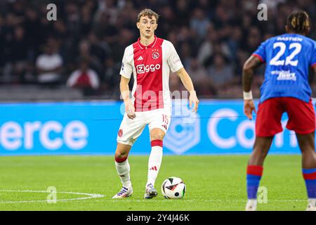 Amsterdam, Niederlande. September 2024. AMSTERDAM, NIEDERLANDE - 18. SEPTEMBER: Youri Baas vom AFC Ajax dribbelt während des niederländischen Eredivisie-Spiels zwischen AFC Ajax und Fortuna Sittard in der Johan Cruijff Arena am 18. September 2024 in Amsterdam. (Foto von Peter Lous/Orange Pictures) Credit: Orange Pics BV/Alamy Live News Stockfoto