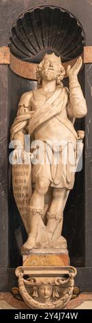 MAILAND, ITALIEN - 5. MÄRZ 2024: Die Marmorskulptur von König David in der Kirche Chiesa di San Vittore al Corpo von Giuseppe Vismara (1633–1703). Stockfoto