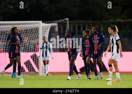 Biella, Italien. August 2024. Thiniba Samoura feiert, nachdem er beim Fußball-Spiel der UEFA Women's Champions League zwischen Juventus Women und Paris Saint Germain im Stadium Comunale Vittorio Pozzo La Marmora in Alessandria (Nordwesten Italiens) am 1/8. Bis 18. September 2024 einen Treffer erzielt hat. Sport - Fußball. (Foto: Fabio Ferrari/LaPresse) Credit: LaPresse/Alamy Live News Stockfoto