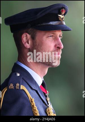 Image ©Lizenzierung an Parsons Media. 12/09/2024. Cranwell, Großbritannien. Der Prinz von Wales nimmt an der SovereignÕs Parade Teil. Royal Air Force College. Der Prinz von Wales nimmt im Auftrag seiner Majestät König Karl III. An der SovereignÕs Parade Teil. Die SovereignÕs Parade umfasst Absolventen des „Commissioned Warrant Officers“-Kurses und des Modularen Initial Officer Training-Kurses. Insgesamt werden 48 Kadetten der Royal Air Force an der Parade teilnehmen, zusammen mit 4 internationalen Offizierskadetten aus Jordanien, Kenia, Pakistan und Uganda. Foto von Andrew Parsons / Parsons Media Stockfoto