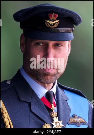 Image ©Lizenzierung an Parsons Media. 12/09/2024. Cranwell, Großbritannien. Der Prinz von Wales nimmt an der SovereignÕs Parade Teil. Royal Air Force College. Der Prinz von Wales nimmt im Auftrag seiner Majestät König Karl III. An der SovereignÕs Parade Teil. Die SovereignÕs Parade umfasst Absolventen des „Commissioned Warrant Officers“-Kurses und des Modularen Initial Officer Training-Kurses. Insgesamt werden 48 Kadetten der Royal Air Force an der Parade teilnehmen, zusammen mit 4 internationalen Offizierskadetten aus Jordanien, Kenia, Pakistan und Uganda. Foto von Andrew Parsons / Parsons Media Stockfoto