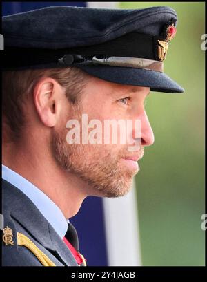 Image ©Lizenzierung an Parsons Media. 12/09/2024. Cranwell, Großbritannien. Der Prinz von Wales nimmt an der SovereignÕs Parade Teil. Royal Air Force College. Der Prinz von Wales nimmt im Auftrag seiner Majestät König Karl III. An der SovereignÕs Parade Teil. Die SovereignÕs Parade umfasst Absolventen des „Commissioned Warrant Officers“-Kurses und des Modularen Initial Officer Training-Kurses. Insgesamt werden 48 Kadetten der Royal Air Force an der Parade teilnehmen, zusammen mit 4 internationalen Offizierskadetten aus Jordanien, Kenia, Pakistan und Uganda. Foto von Andrew Parsons / Parsons Media Stockfoto