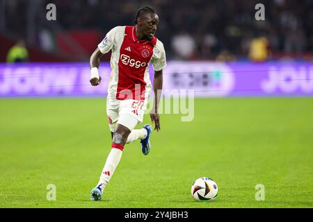 Amsterdam, Niederlande. September 2024. AMSTERDAM, NIEDERLANDE - 18. SEPTEMBER: Bertrand Traore von AFC Ajax dribbelt während des niederländischen Eredivisie-Spiels zwischen AFC Ajax und Fortuna Sittard in der Johan Cruijff Arena am 18. September 2024 in Amsterdam. (Foto: Peter Lous/Orange Pictures) Credit: dpa/Alamy Live News Stockfoto