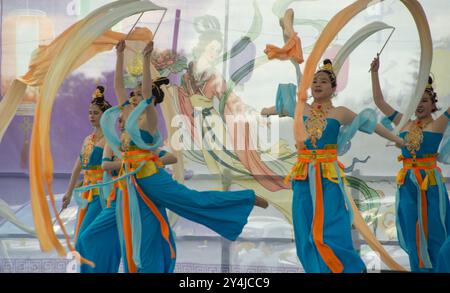 Moonfestival 2024 Shen Yun Bändchen Tanzaufführungen Stockfoto