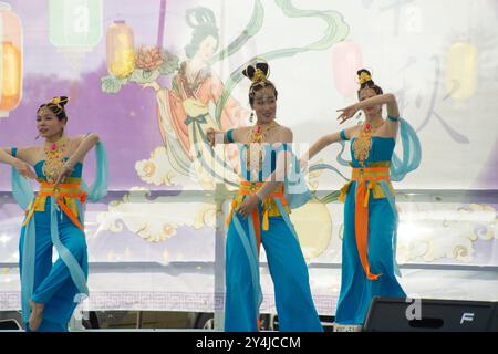 Moonfestival 2024 Shen Yun Bändchen Tanzaufführungen Stockfoto