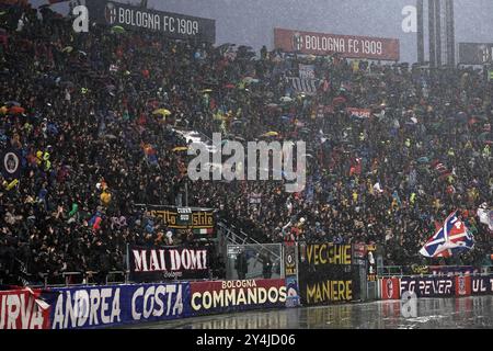 Bologna, Italien. September 2024. Unterstützer von Bologna während des Fußballspiels der UEFA Champions League 2024/2025 zwischen Bologna und Shakhtar Donetsk im Renato Dall'Ara Stadion - Sport, Fußball - Bologna, Italien - Mittwoch, 18. September 2024 (Foto: Massimo Paolone/LaPresse) Credit: LaPresse/Alamy Live News Stockfoto
