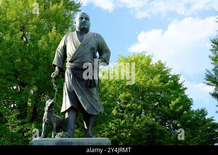 Die Statue von Saigo Takamori (1827–1877) Samurai, General und japanischer politischer Mann im Ueno Park. Ueno, Tokio, Japan Stockfoto