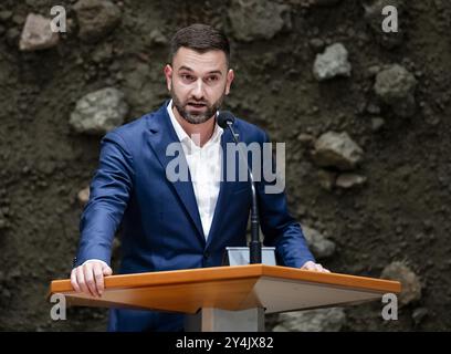 DEN HAAG - Stephan van Baarle (DENK) am ersten Tag der allgemeinen politischen Konsultationen. ANP REMKO DE WAAL niederlande raus - belgien raus Stockfoto