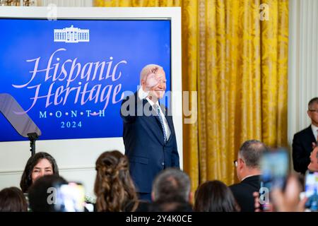 Washington, Usa. September 2024. Präsident Joe Biden verlässt am Mittwoch, den 18. September 2024, einen Empfang zur Feier des Hispanic Heritage Month im East Room des Weißen Hauses in Washington, DC. Foto: Bonnie Cash/UPI Credit: UPI/Alamy Live News Stockfoto