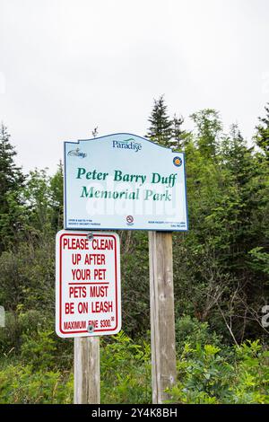 Willkommen im Peter Barry Duff Memorial Park Schild an der Topsail Pond Road in Paradise, Neufundland & Labrador, Kanada Stockfoto