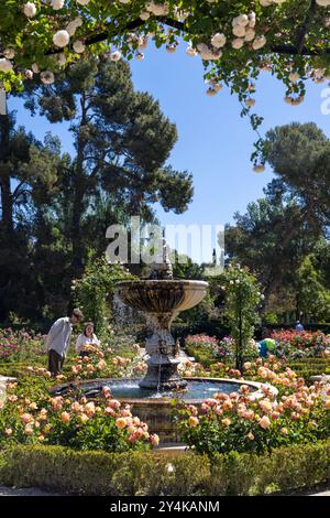 Der Retiro Park ist ein UNESCO-Weltkulturerbe und umfasst 350 Hektar in Madrid, Spanien. Stockfoto