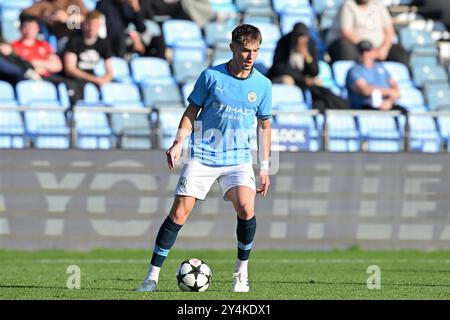 Jacob Wright Kyle Walker von Manchester City in Aktion während des UEFA Youth League-Spiels Manchester City gegen Inter Mailand im Joie Stadium, Manchester, Großbritannien, 18. September 2024 (Foto: Cody Froggatt/News Images) Stockfoto