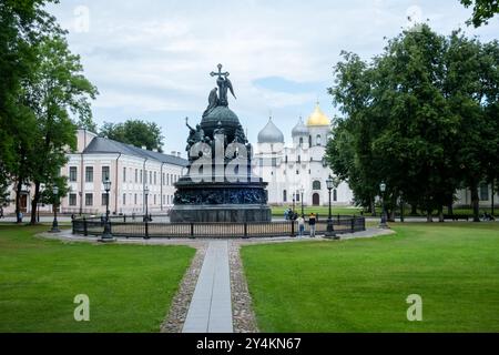 Denkmal für das Millennium der Rus' im Kreml von Nowgorod. Stockfoto