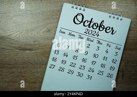 Monatlicher Tischkalender für Planung und Verwaltung im Oktober 2024 Stockfoto