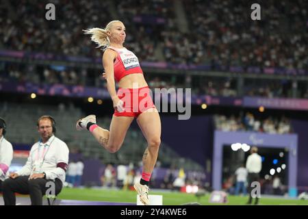 Paris, Frankreich. September 2024. Carolina Kucharczyk aus Polen während des T20-Weitsprung-Wettbewerbs bei den Paralympischen Spielen 2024 in Paris. (Kreditbild: © JDG/ZUMA Press Wire) NUR REDAKTIONELLE VERWENDUNG! Nicht für kommerzielle ZWECKE! Stockfoto