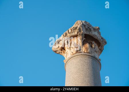 Celsus-Bibliothek in der antiken Stadt Ephesus mit herrlichem Blick in Nachtmuseen Stockfoto