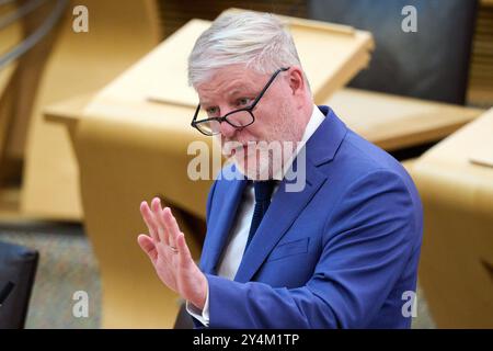 Edinburgh Schottland, Vereinigtes Königreich 18. September 2024. Kabinettssekretär für Verfassung, Auswärtige Angelegenheiten und Kultur Angus Robertson MSP im schottischen Parlament. Credit sst/alamy Live News Stockfoto