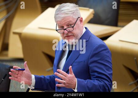 Edinburgh Schottland, Vereinigtes Königreich 18. September 2024. Kabinettssekretär für Verfassung, Auswärtige Angelegenheiten und Kultur Angus Robertson MSP im schottischen Parlament. Credit sst/alamy Live News Stockfoto