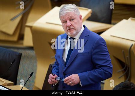 Edinburgh Schottland, Vereinigtes Königreich 18. September 2024. Kabinettssekretär für Verfassung, Auswärtige Angelegenheiten und Kultur Angus Robertson MSP im schottischen Parlament. Credit sst/alamy Live News Stockfoto