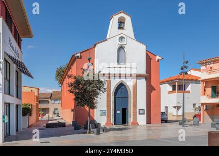 The Eglise Notre-Dame du Bon Secours, Le Barcares, Frankreich. Stockfoto