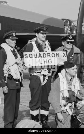 Lincolnshire, Aviation Heritage Centre, WW2 Bomber Command Flugplatz, Avro Lancaster NX611, Just jane, Mosquito HJ711, Bodenläufe, Taxifahrten, Flugbesatzung. Stockfoto