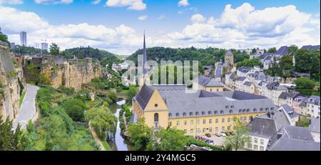 Panoramablick auf die historische Abtei Neumunster in Luxemburg Stockfoto