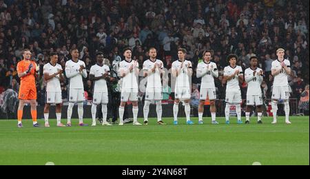 L-RJordan Pickford (Everton) aus England, Trent Alexander-Arnold (Liverpool) aus England, Ezri Konsa (Aston Villa) aus England, Bukayo Saka, Declan Rice (Arsenal) aus England, Harry Kane (Bayern München) aus England, John Stones (Manchester City) aus England, Jack Grealish (Manchester City) aus England, Rico Lewis (Manchester City) aus England), Angel Gomes (Lille) aus England, England und England, Angel Gordon League vom 10. September 2024 Stockfoto