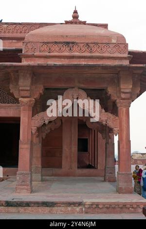 Agra, Uttar Pradesh / Indien - 7. Februar 2012 : Sitz des Astrologen in der Nähe des Diwan-E-Khas oder der Hall of Private Audince im Innenhof des Jodhabai's Stockfoto