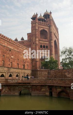 Agra, Uttar Pradesh / Indien - 7. Februar 2012 : Sufi Royal Well nahe Buland Darwaja in Fatehpur Sikri, Agra. Stockfoto