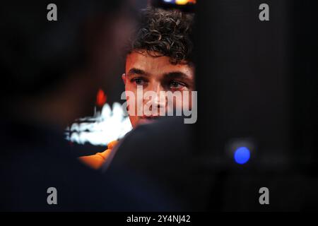 Singapur, Singapur. September 2024. Lando Norris (GBR) McLaren. Formel-1-Weltmeisterschaft, Rd 18, Grand Prix von Singapur, Donnerstag, 19. September 2024. Marina Bay Street Circuit, Singapur. Quelle: James Moy/Alamy Live News Stockfoto