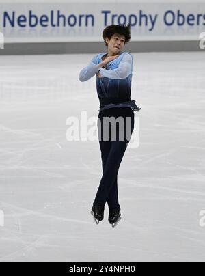 Oberstdorf, Deutschland. September 2024. Eiskunstlauf: Challenger Series - Nebelhorn Trophy, Single, Männer, Kurzprogramm. Dias Jirenbayev aus Kasachstan nimmt an der Nebelhorn Trophy Teil. Angelika Warmuth/dpa/Alamy Live News Stockfoto