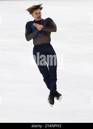 Oberstdorf, Deutschland. September 2024. Eiskunstlauf: Challenger Series - Nebelhorn Trophy, Single, Männer, Kurzprogramm. Deniss Vsiljevs aus Lettland nimmt an der Nebelhorn Trophy Teil. Angelika Warmuth/dpa/Alamy Live News Stockfoto