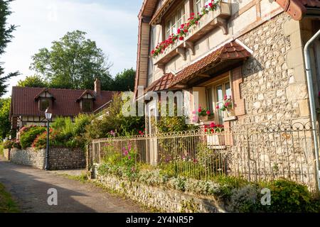 Das malerische Dorf Veules-les-Roses in der Normandie, Frankreich Stockfoto